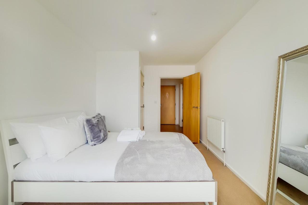 Free Parking - Two Bed Apartment By London Docklands Exterior foto